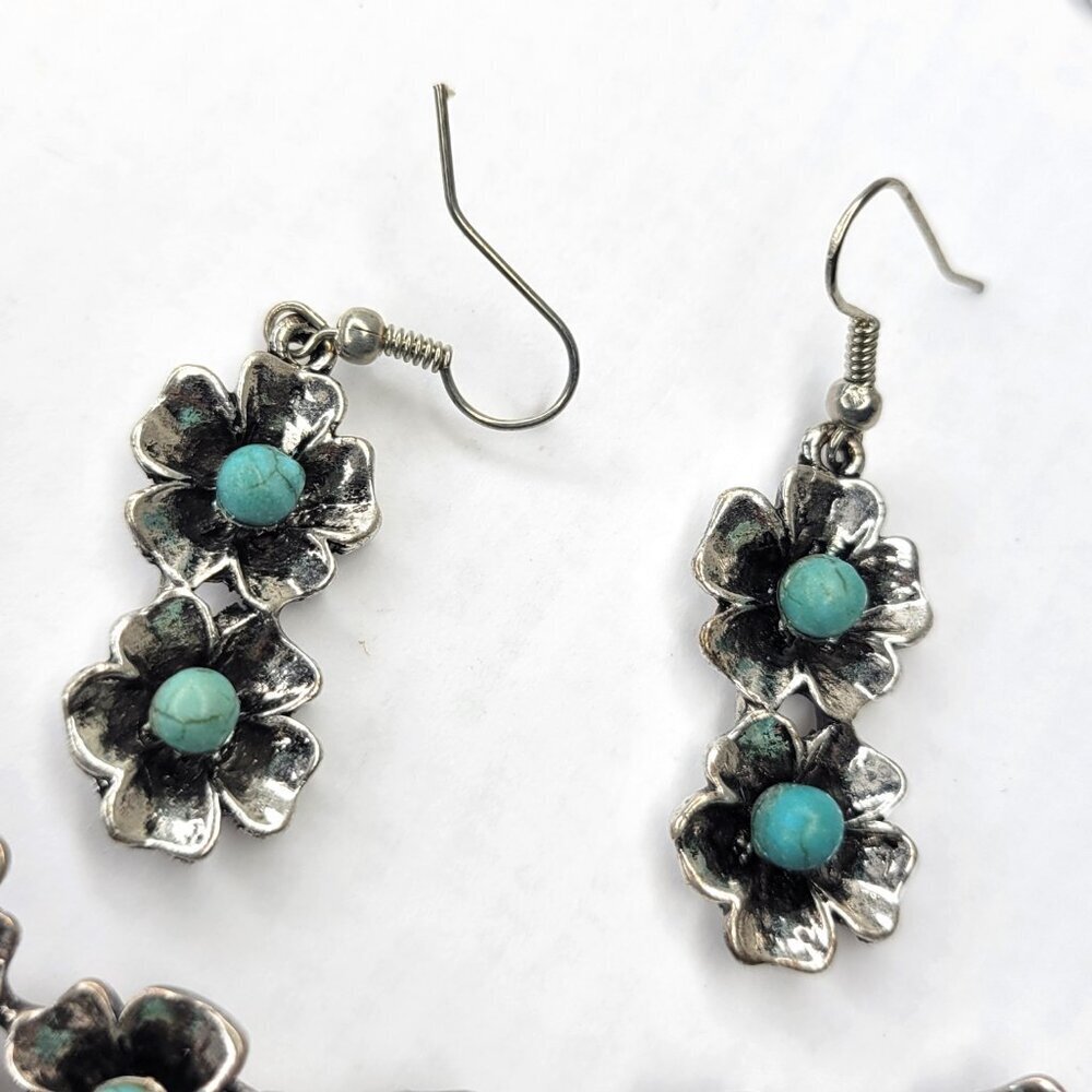 Silver Turquoise Rhinestone Flower Bib Necklace - Picture 10 of 16